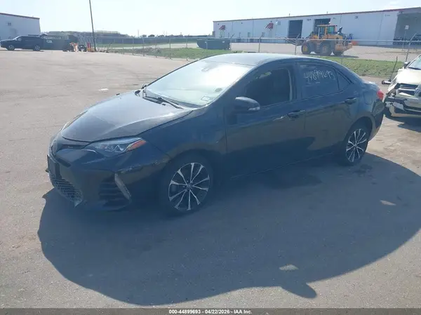 5YFBURHEXJP796894 2018 TOYOTA COROLLA - Image 2
