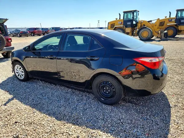 5YFBURHEXJP797687 2018 TOYOTA COROLLA - Image 2