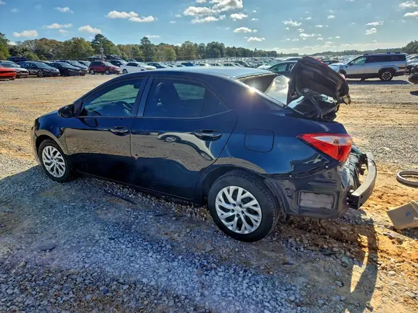 5YFBURHEXJP798581 2018 TOYOTA COROLLA - Image 2