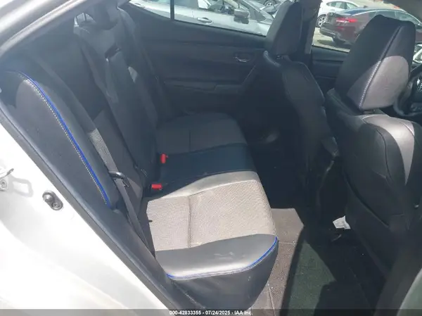 5YFBURHEXJP800748 2018 TOYOTA COROLLA - Image 8