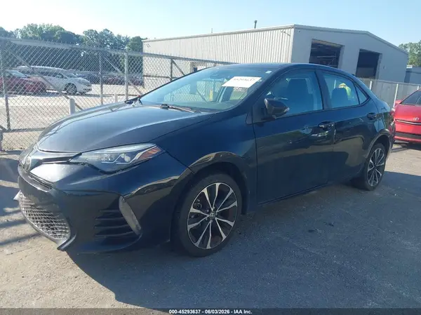 5YFBURHEXJP801429 2018 TOYOTA COROLLA - Image 2