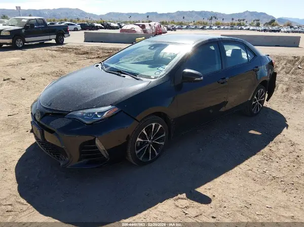 5YFBURHEXJP805528 2018 TOYOTA COROLLA - Image 2