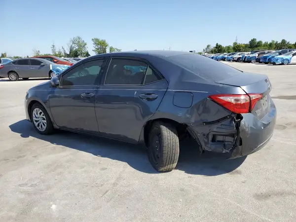 5YFBURHEXJP807859 2018 TOYOTA COROLLA - Image 2