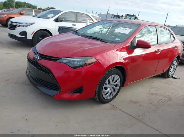 5YFBURHEXJP808610 2018 TOYOTA COROLLA - Image 2
