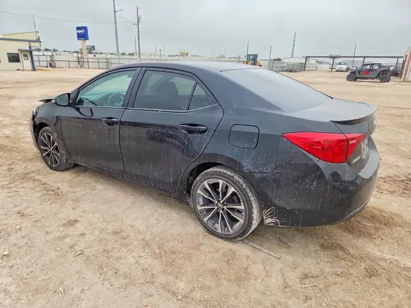 5YFBURHEXJP809238 2018 TOYOTA COROLLA - Image 2