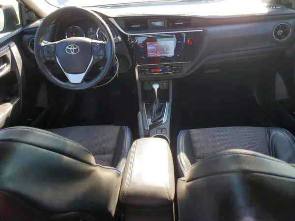 5YFBURHEXJP810048 2018 TOYOTA COROLLA - Image 8