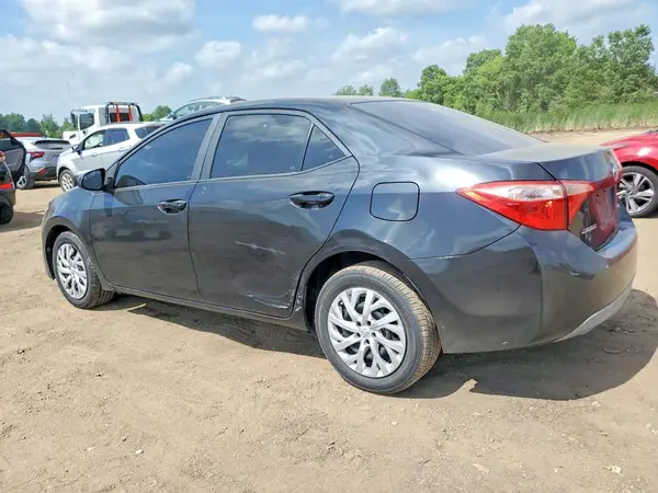 5YFBURHEXJP812446 2018 TOYOTA COROLLA - Image 2