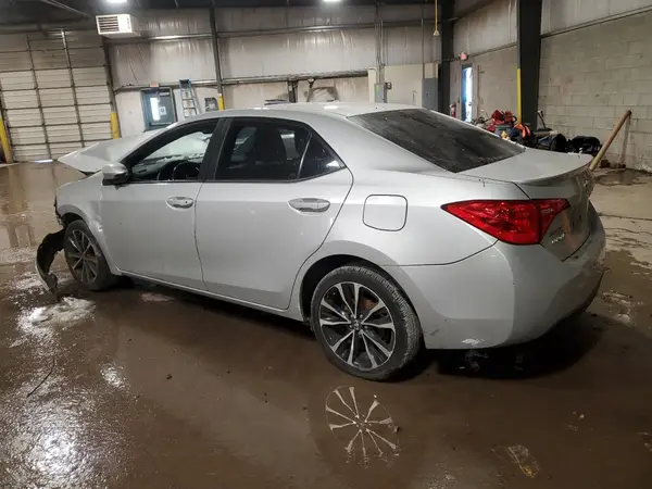 5YFBURHEXJP814357 2018 TOYOTA COROLLA - Image 2