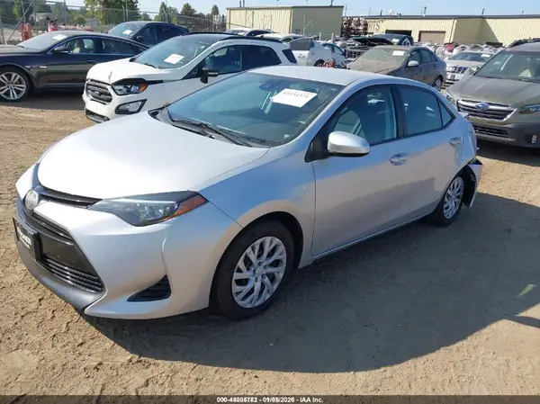 5YFBURHEXJP814763 2018 TOYOTA COROLLA - Image 2