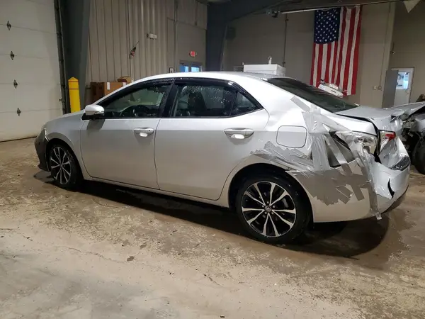 5YFBURHEXJP815170 2018 TOYOTA COROLLA - Image 2