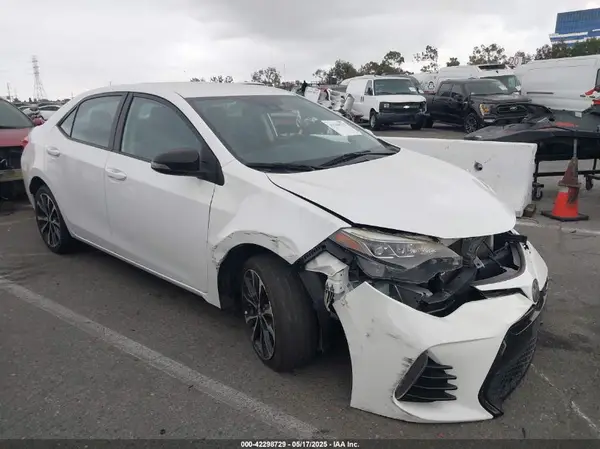 5YFBURHEXJP817498 2018 TOYOTA COROLLA - Image 1