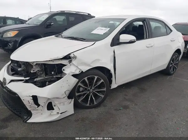 5YFBURHEXJP817498 2018 TOYOTA COROLLA - Image 2