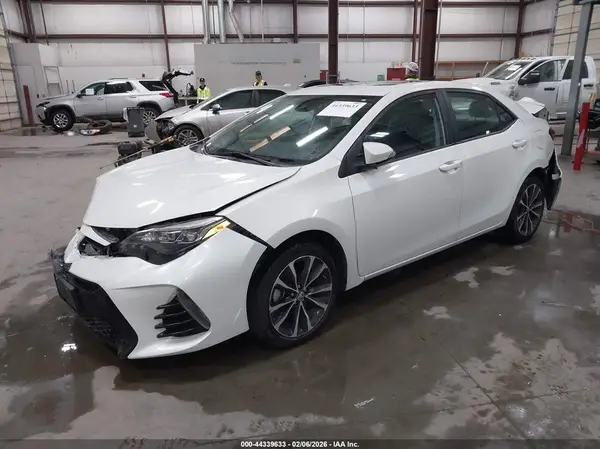 5YFBURHEXJP817968 2018 TOYOTA COROLLA - Image 2