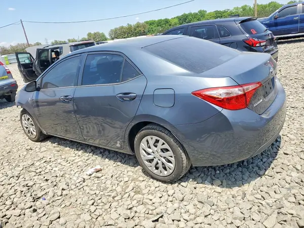 5YFBURHEXJP818408 2018 TOYOTA COROLLA - Image 2