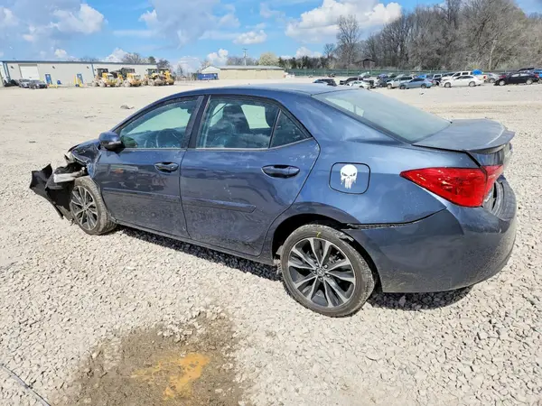 5YFBURHEXJP818702 2018 TOYOTA COROLLA - Image 2