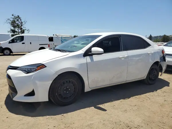 5YFBURHEXJP818988 2018 TOYOTA COROLLA - Image 1