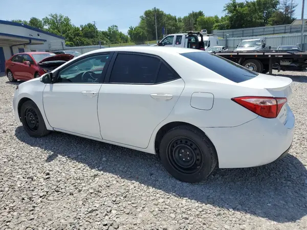 5YFBURHEXJP819770 2018 TOYOTA COROLLA - Image 2