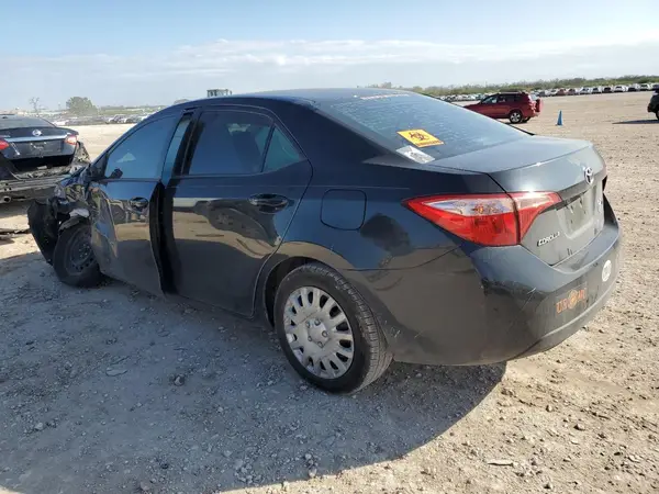 5YFBURHEXJP823169 2018 TOYOTA COROLLA - Image 2