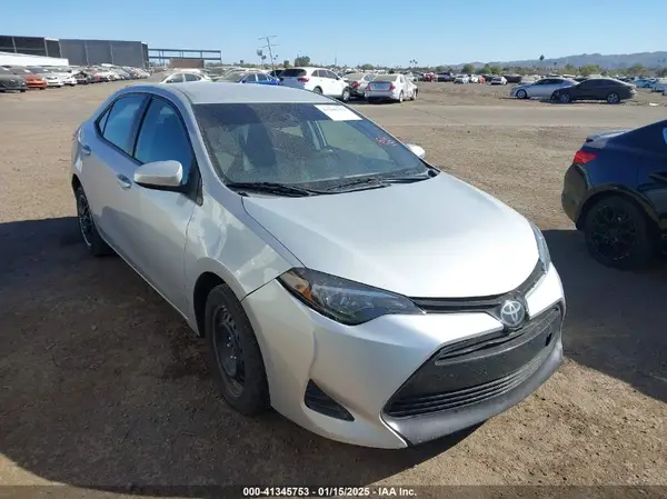 5YFBURHEXJP823978 2018 TOYOTA COROLLA - Image 1