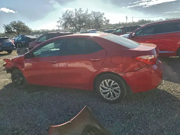 5YFBURHEXJP824404 2018 TOYOTA COROLLA - Image 2