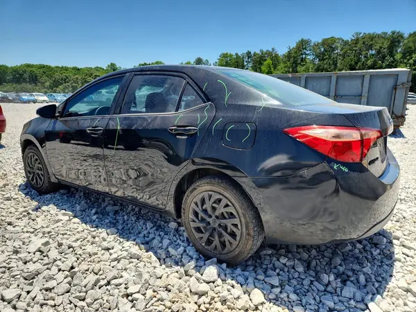 5YFBURHEXJP825374 2018 TOYOTA COROLLA - Image 2