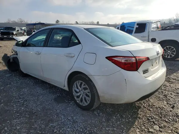 5YFBURHEXJP825889 2018 TOYOTA COROLLA - Image 2
