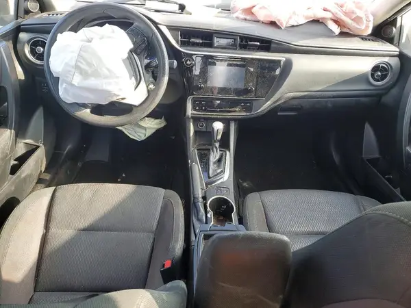 5YFBURHEXJP825889 2018 TOYOTA COROLLA - Image 8