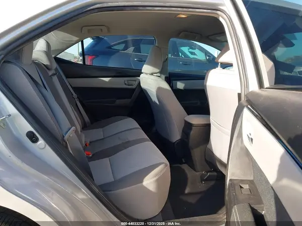 5YFBURHEXJP828064 2018 TOYOTA COROLLA - Image 8