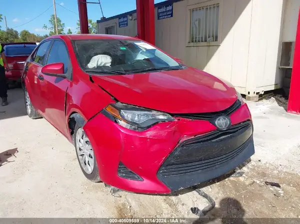 5YFBURHEXJP828579 2018 TOYOTA COROLLA - Image 1