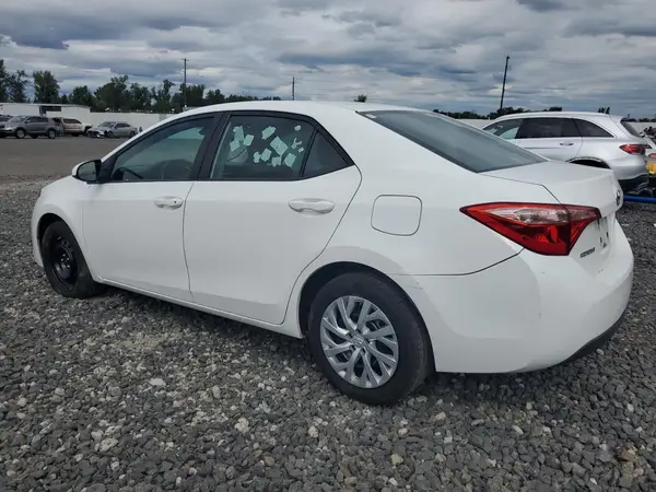 5YFBURHEXJP828842 2018 TOYOTA COROLLA - Image 2