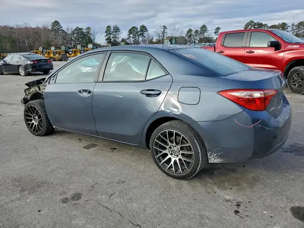 5YFBURHEXJP829702 2018 TOYOTA COROLLA - Image 2