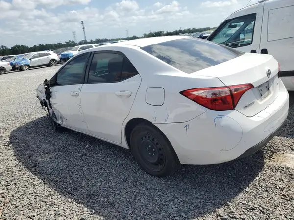 5YFBURHEXJP830297 2018 TOYOTA COROLLA - Image 2