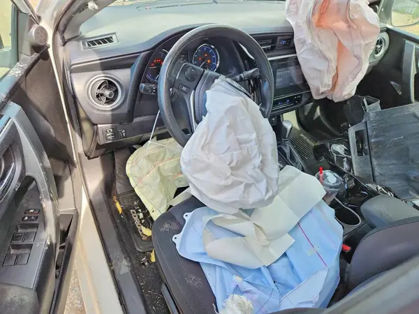 5YFBURHEXJP831210 2018 TOYOTA COROLLA - Image 8