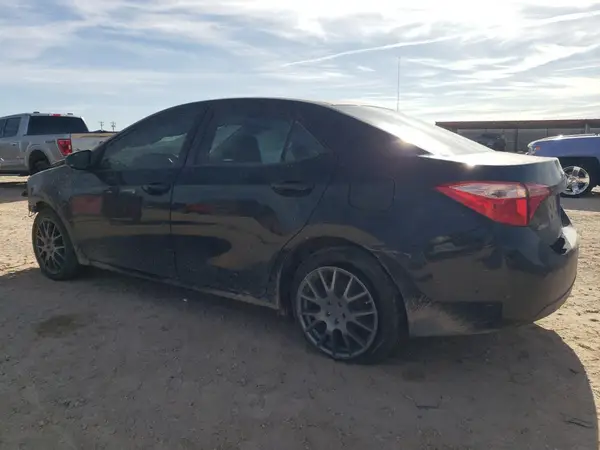 5YFBURHEXJP831501 2018 TOYOTA COROLLA - Image 2