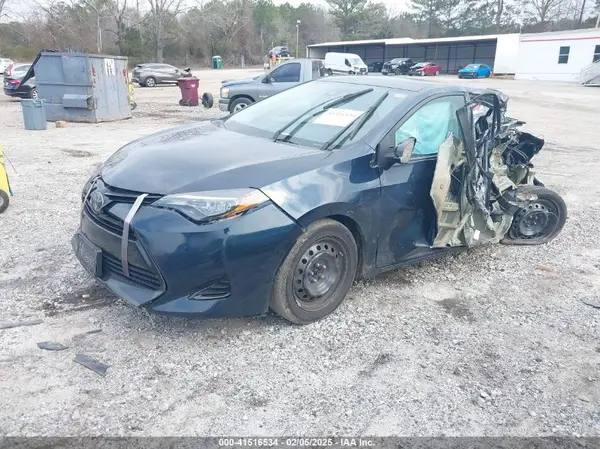 5YFBURHEXJP831675 2018 TOYOTA COROLLA - Image 2