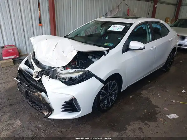 5YFBURHEXJP832583 2018 TOYOTA COROLLA - Image 2
