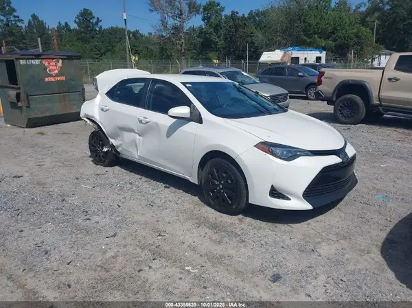5YFBURHEXJP833667 2018 TOYOTA COROLLA - Image 1