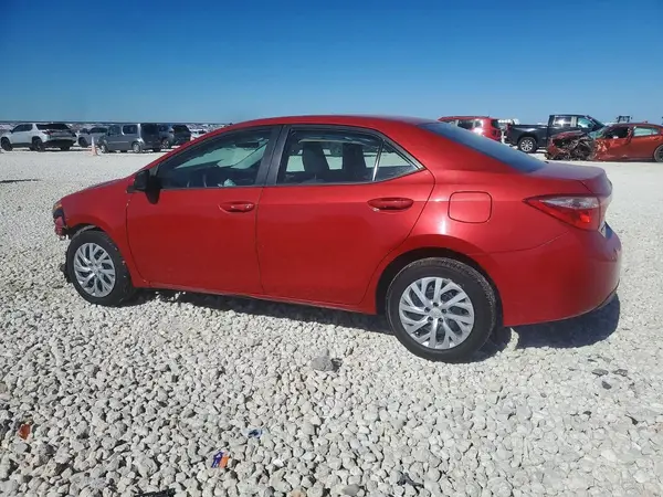 5YFBURHEXJP833992 2018 TOYOTA COROLLA - Image 2
