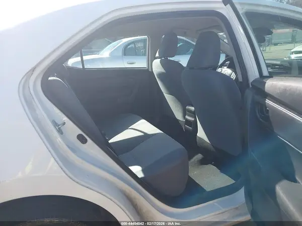 5YFBURHEXJP835077 2018 TOYOTA COROLLA - Image 8