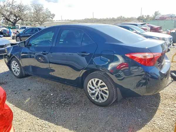 5YFBURHEXJP835614 2018 TOYOTA COROLLA - Image 2