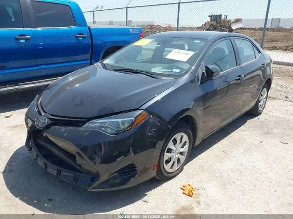5YFBURHEXJP836746 2018 TOYOTA COROLLA - Image 2