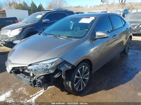 5YFBURHEXJP837671 2018 TOYOTA COROLLA - Image 2