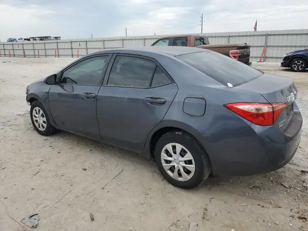 5YFBURHEXJP839162 2018 TOYOTA COROLLA - Image 2