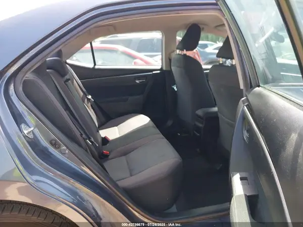 5YFBURHEXJP839548 2018 TOYOTA COROLLA - Image 8