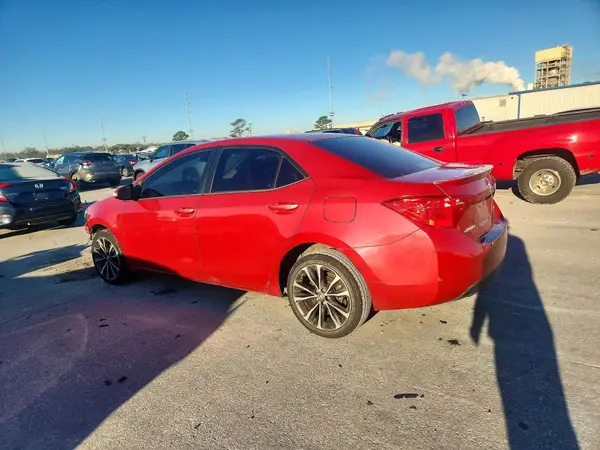 5YFBURHEXJP843065 2018 TOYOTA COROLLA - Image 2