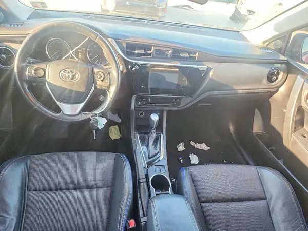 5YFBURHEXJP843065 2018 TOYOTA COROLLA - Image 8