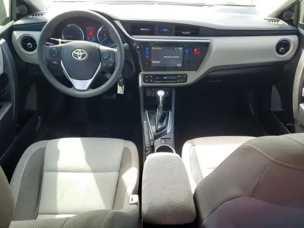 5YFBURHEXJP845219 2018 TOYOTA COROLLA - Image 8