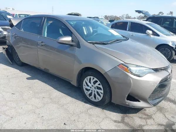 5YFBURHEXJP845530 2018 TOYOTA COROLLA - Image 1