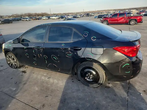 5YFBURHEXJP845835 2018 TOYOTA COROLLA - Image 2