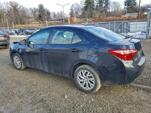 5YFBURHEXJP846225 2018 TOYOTA COROLLA - Image 2